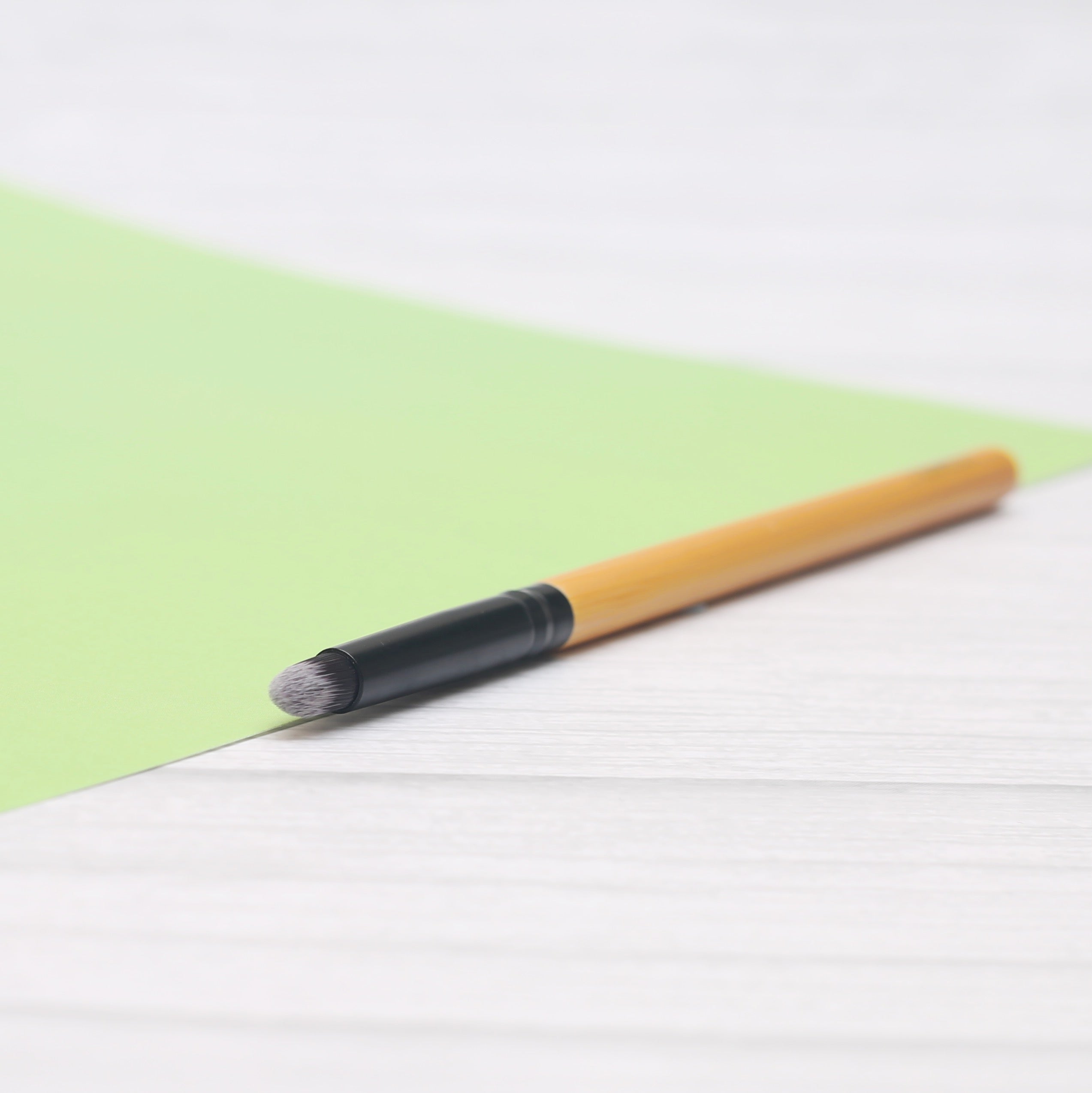 The Flawless Bamboo Smudge Diffusing Brush